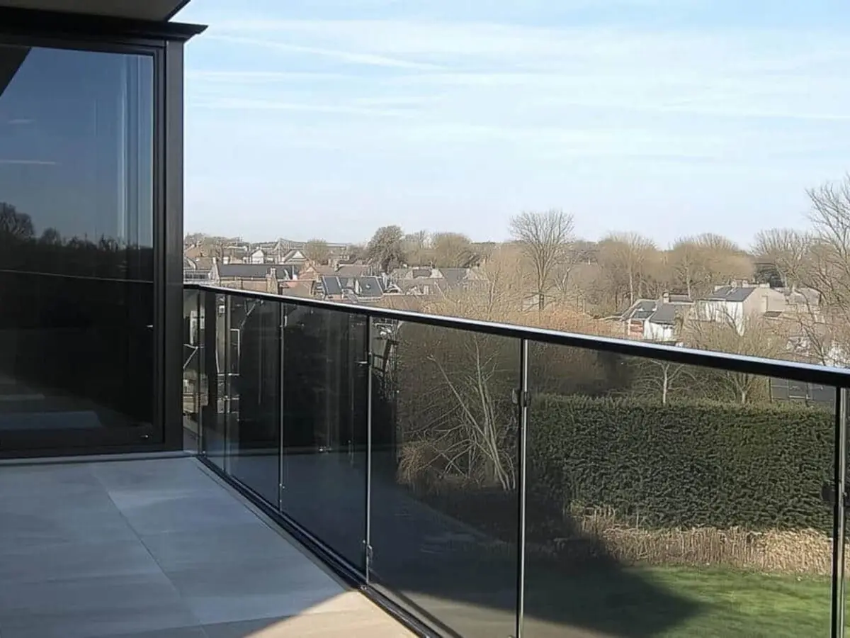 BG large walkway with tinted glass balustrade 2