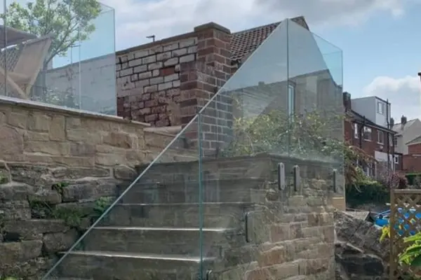 large frameless glass balustrade image