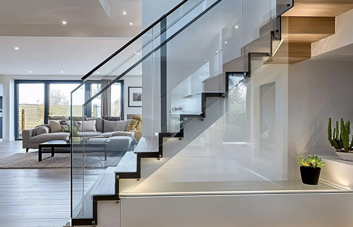 modern frameless glass staircase balustrade