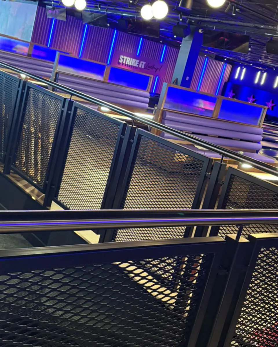 balustrade separating eating area commercial venue